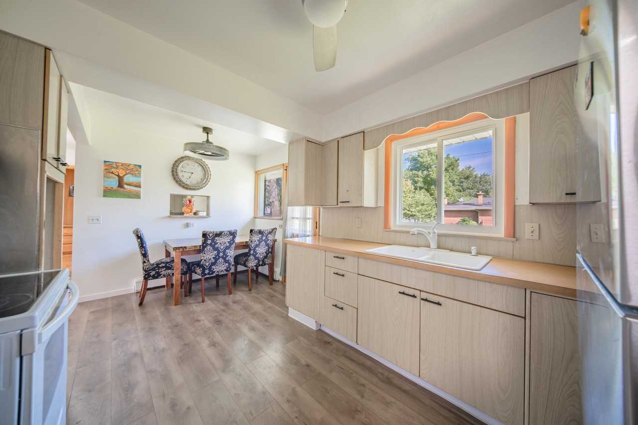 4445 Packard St - Photo 5 of 35
