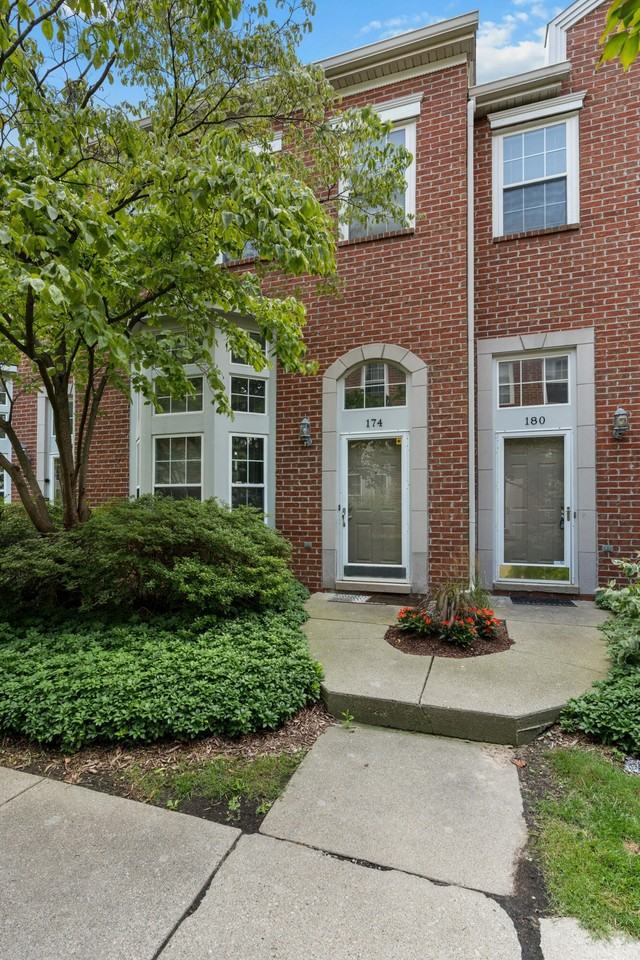 174 S Georgetown Sq - Photo 3 of 27