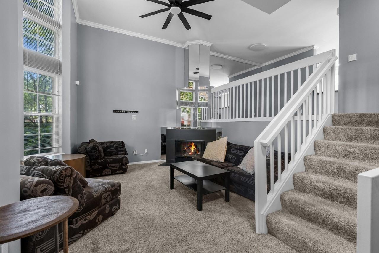 174 S Georgetown Sq - Photo 4 of 27