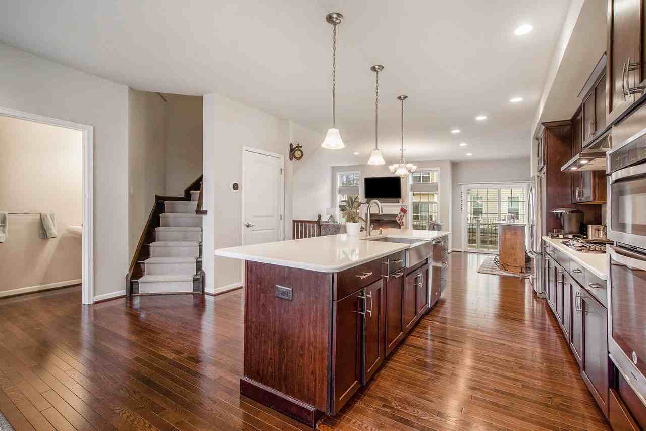 2765 Ashcombe Dr - Photo 4 of 22