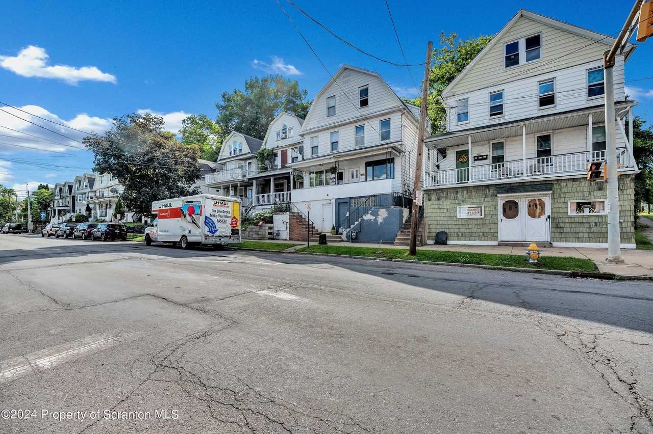 418 N Main St - Photo 3 of 27