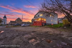 featured image of 1418 N Main Ave