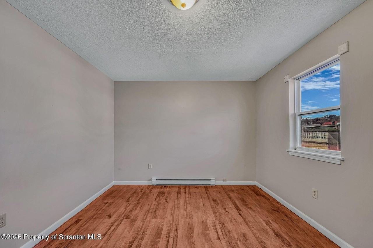 1418 N Main Ave - Photo 4 of 10