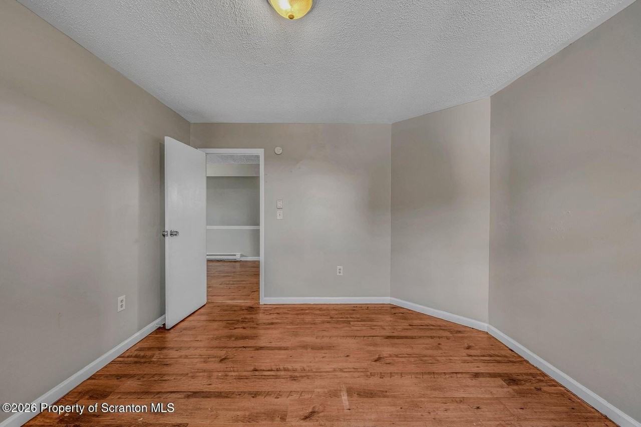 1418 N Main Ave - Photo 6 of 10
