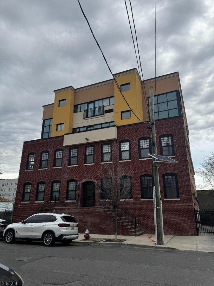 190 Culver Ave #103