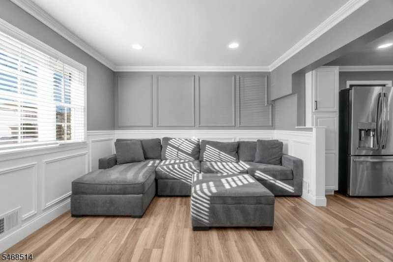 231 Philip Ave - Photo 7 of 41