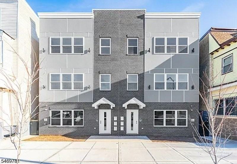 34 Elizabeth Ave #1