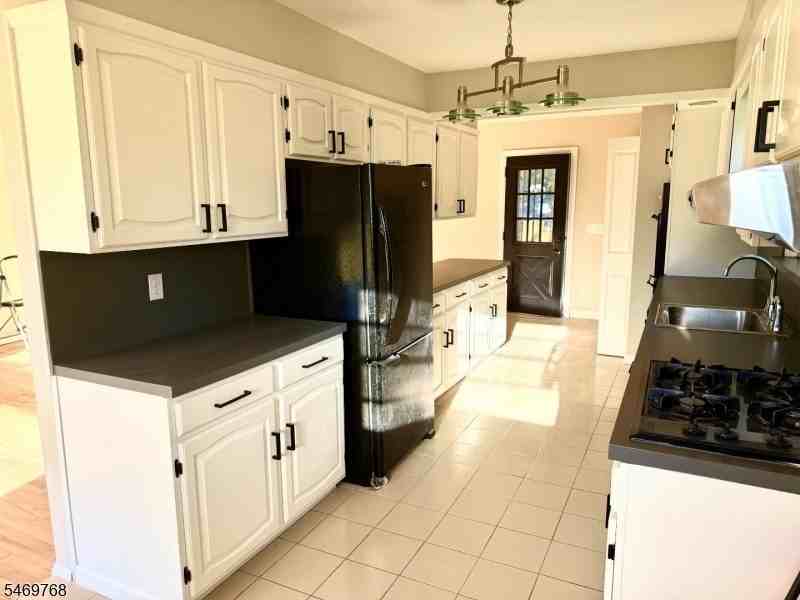 56 Brooklake Rd - Photo 4 of 25