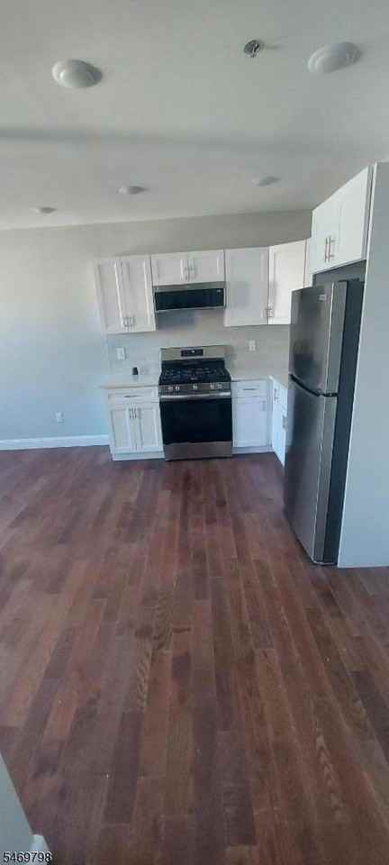22 Market St #201 - Photo 3 of 26