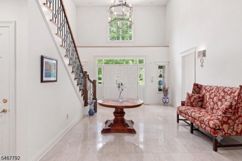2 Cobblefield Rd - Photo 4 of 50
