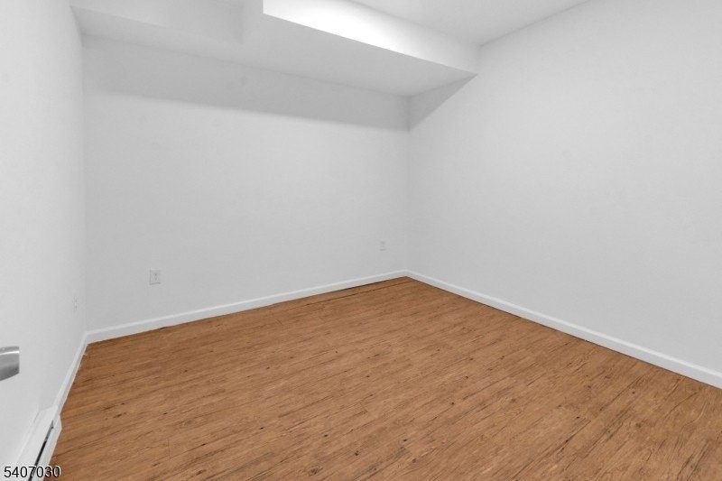 614 Bond St - Photo 4 of 10