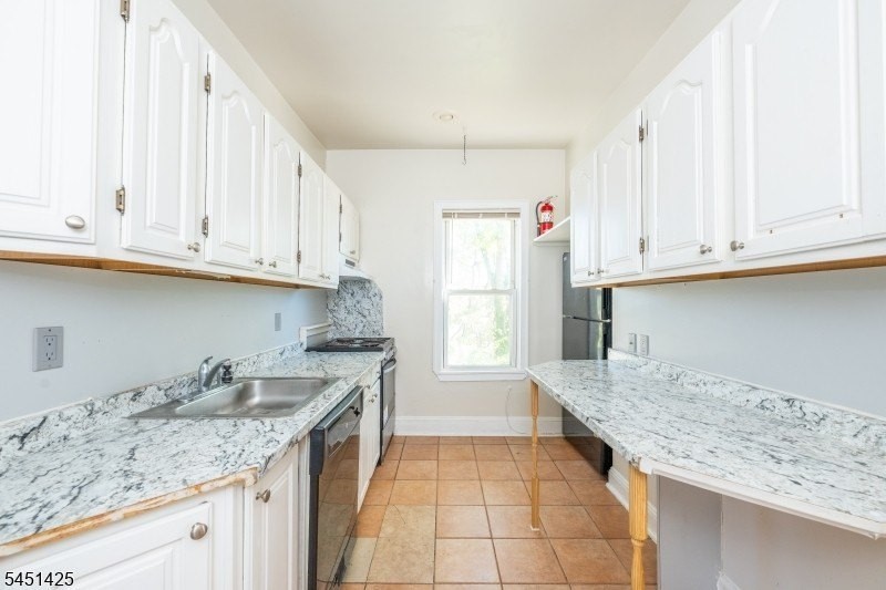 33 Monroe Pl #3 - Photo 6 of 23