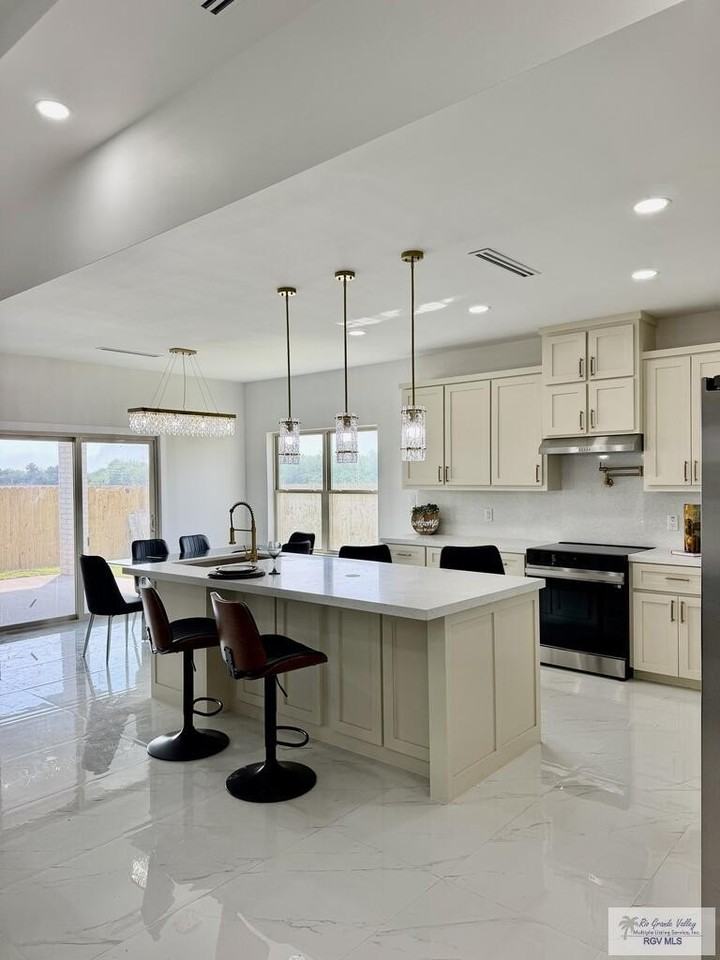 4504 Loira River St - Photo 3 of 36