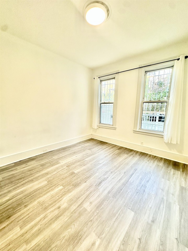 356 Liberty Ave - Photo 7 of 28