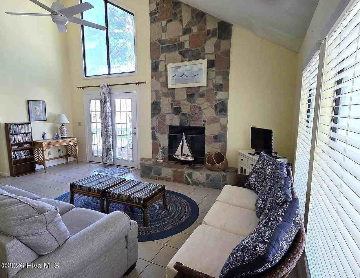 901 Seafarer Dr - Photo 6 of 32