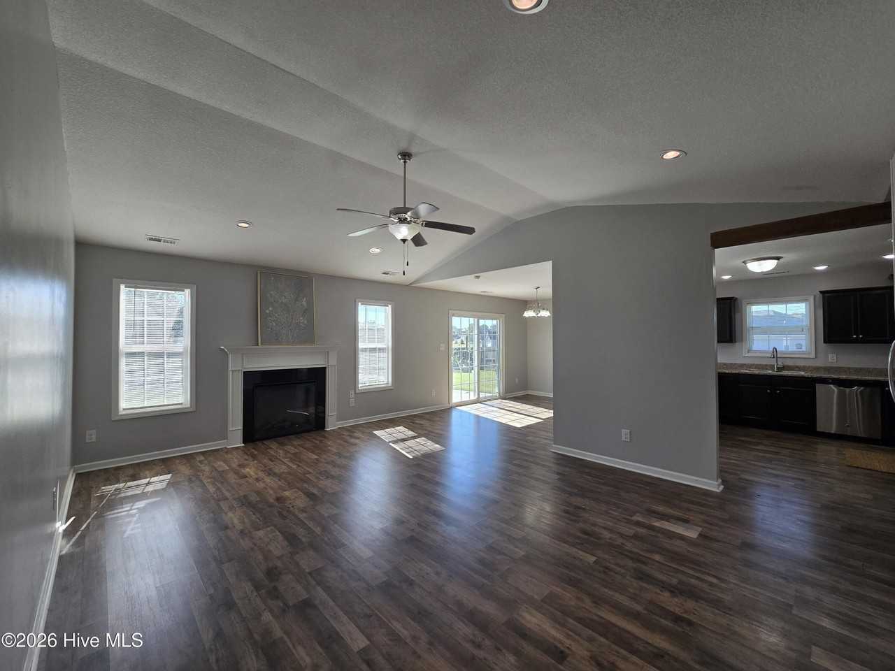 102 Prelude Dr - Photo 5 of 25