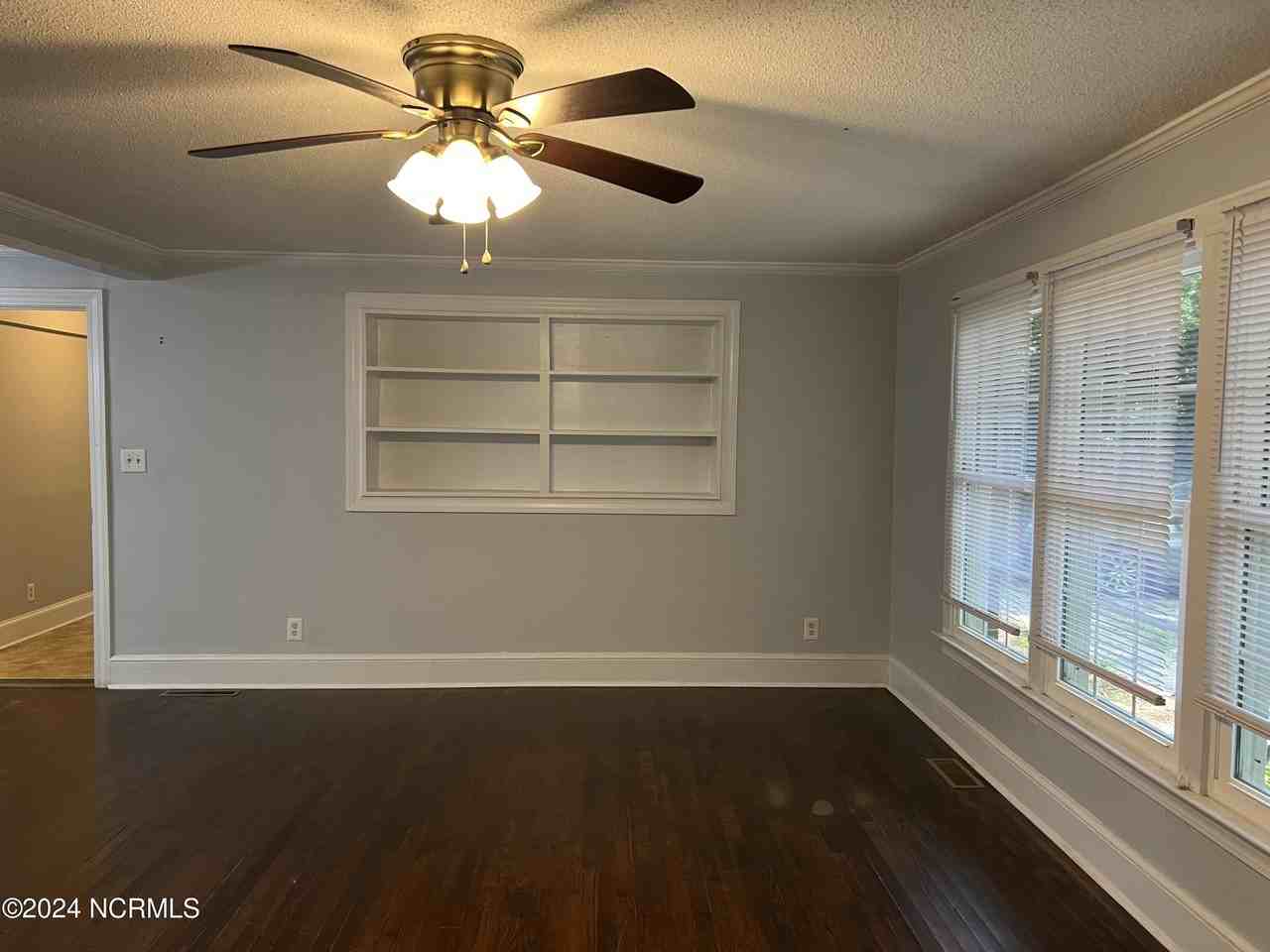 2503 Madison Cir - Photo 6 of 30