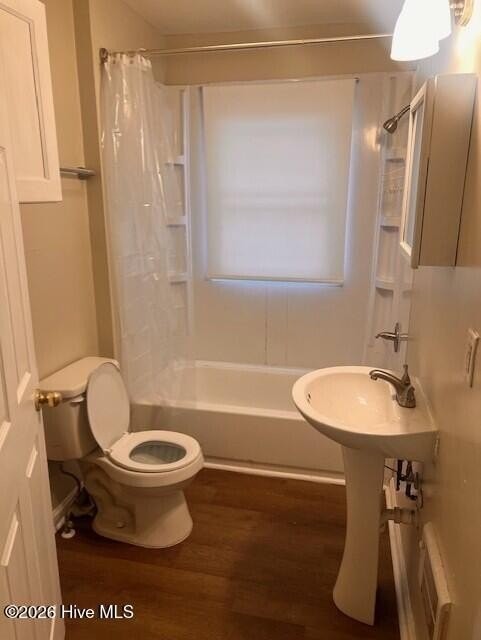 1221 Battle St #B - Photo 7 of 11
