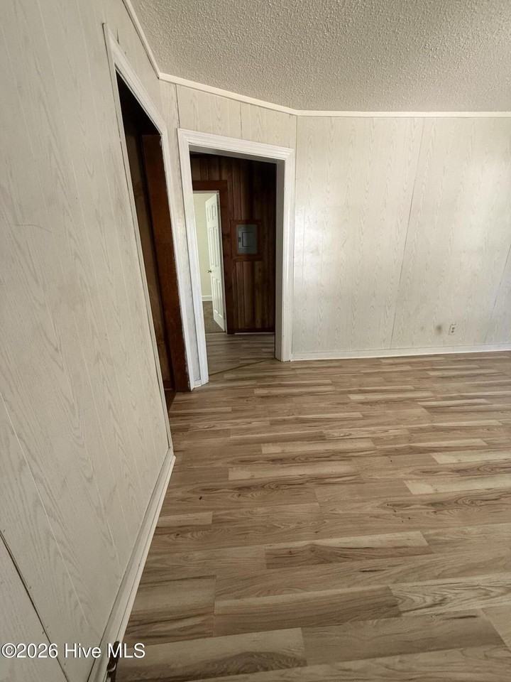 807 Ward St - Photo 4 of 11