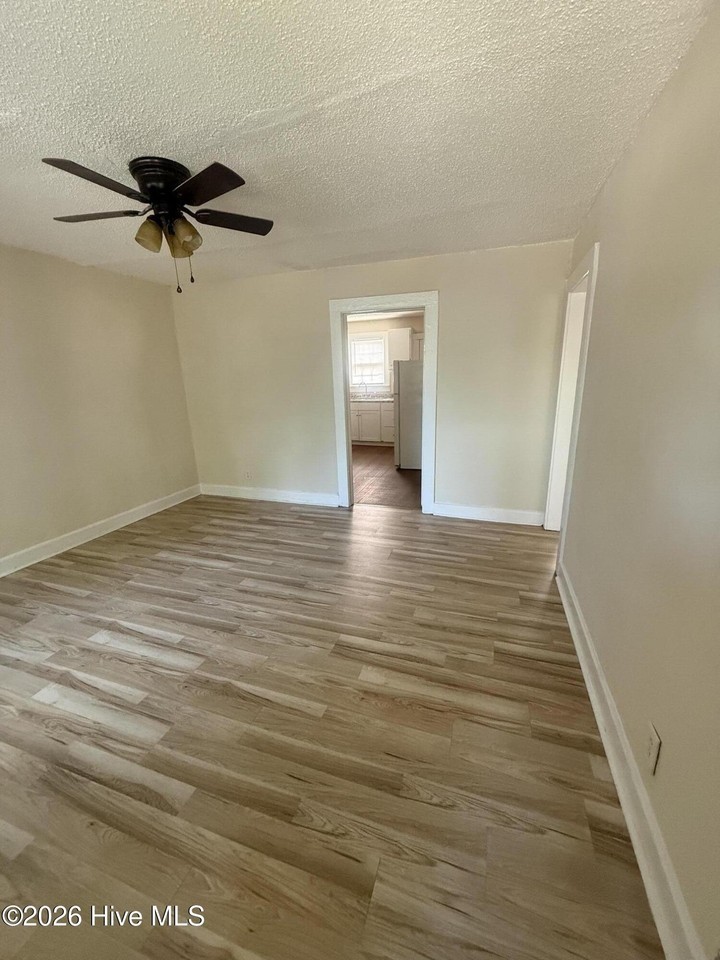 413 Vance St - Photo 2 of 10