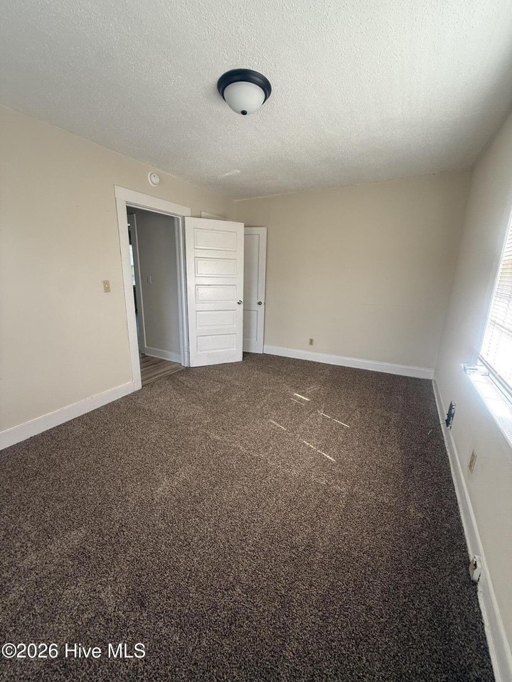 413 Vance St - Photo 7 of 10