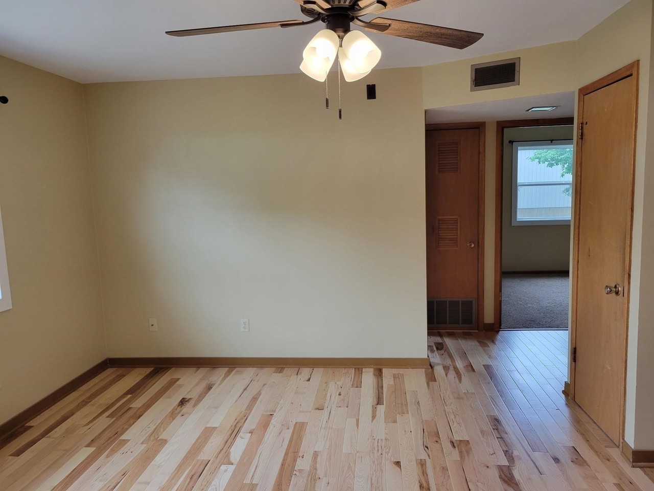 102 N 14th St #7 - Photo 4 of 9