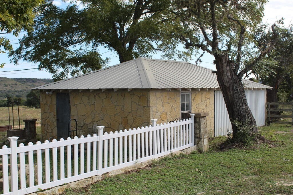 131 Big Joshua Creek Rd - Photo 2 of 12