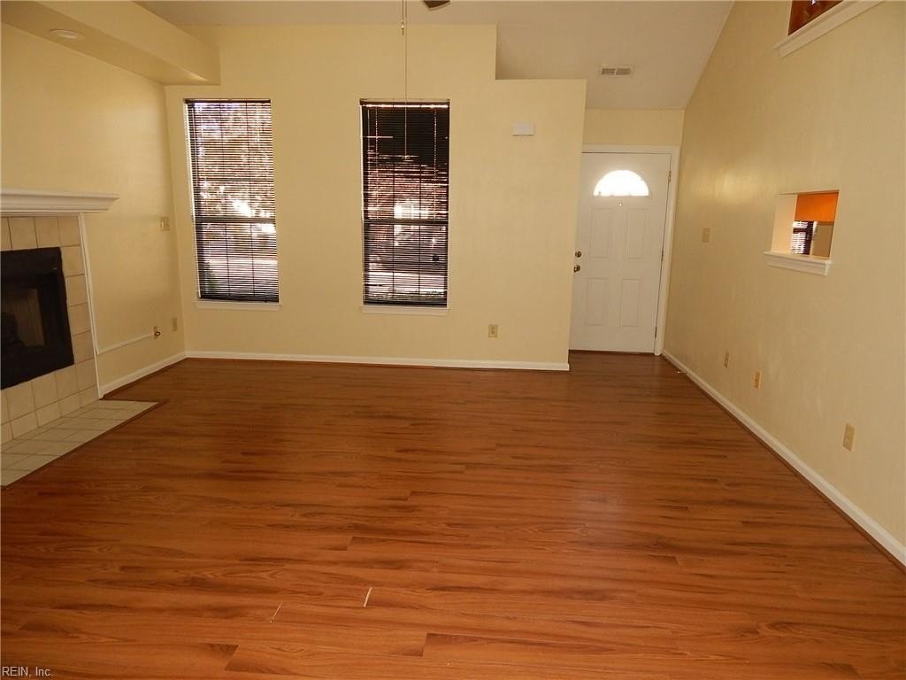 307 Ferguson Bnd - Photo 4 of 33