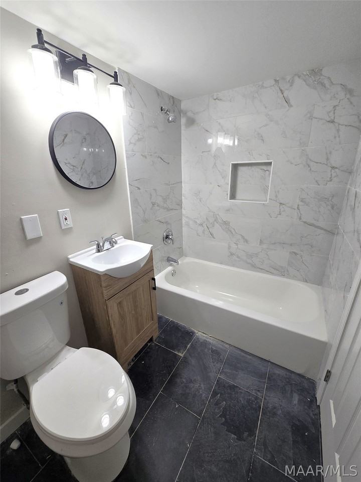 3741 Wesley Dr - Photo 5 of 10