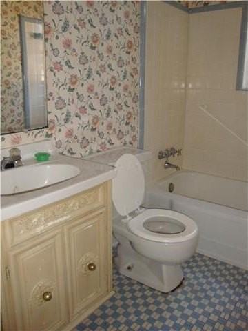 964 Elizabeth Ln - Photo 7 of 10