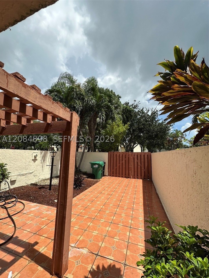 7938 Sw 105th Pl #7938 - Photo 7 of 34