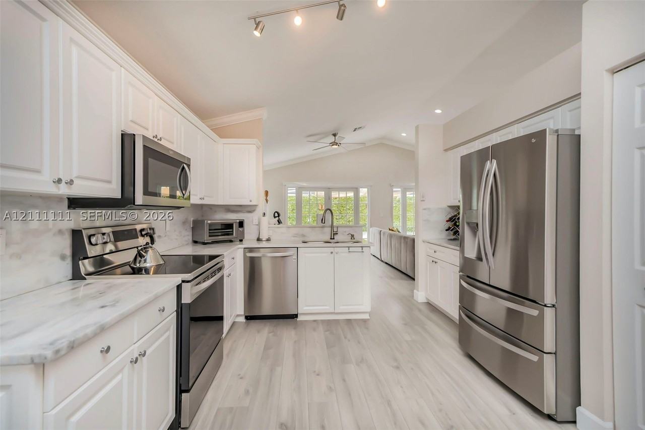 11030 Harbour Springs Cir #11030 - Photo 2 of 40
