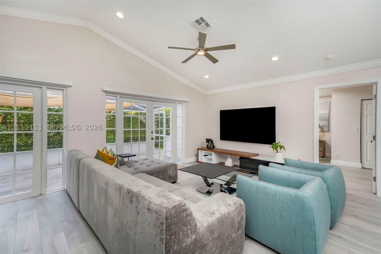 11030 Harbour Springs Cir #11030 - Photo 4 of 40