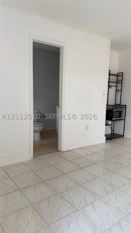 130 Sw 115th Ave #1 - Photo 2 of 7