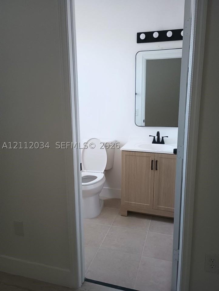 2928 Se 2nd St #7 - Photo 7 of 18