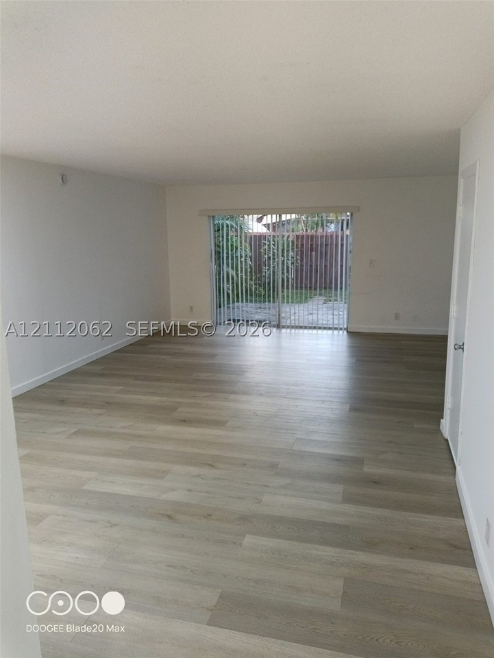 Nw 68th Ct #9G - Photo 3 of 16
