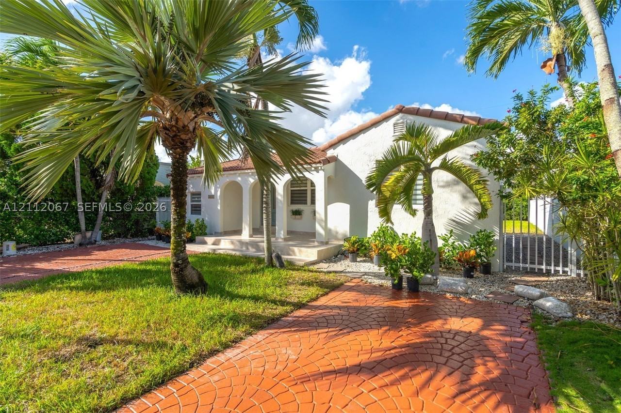 5635 Sw 5th Ter - Photo 2 of 33