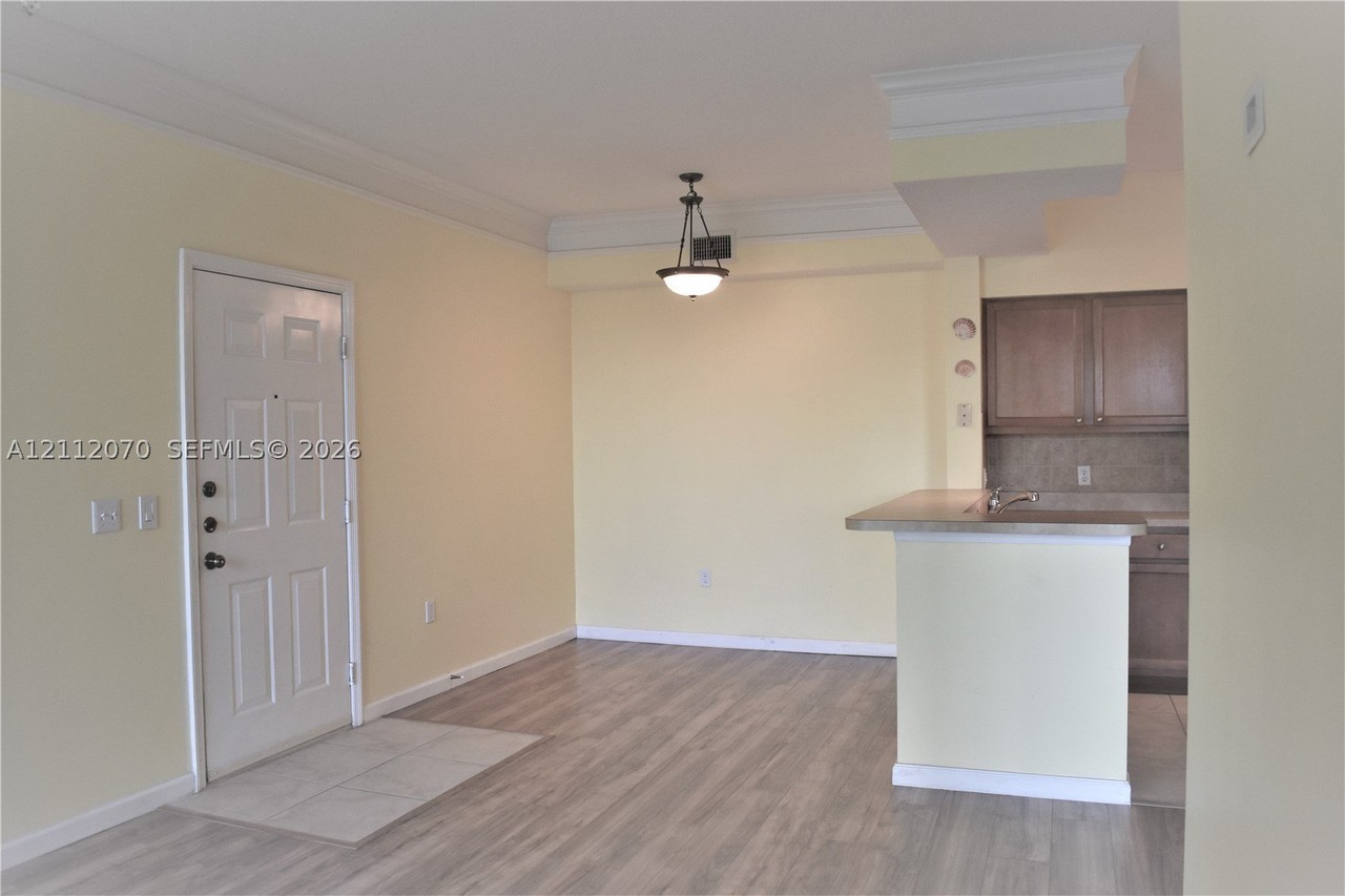 1308 Myrtlewood Cir E #1308 - Photo 3 of 19