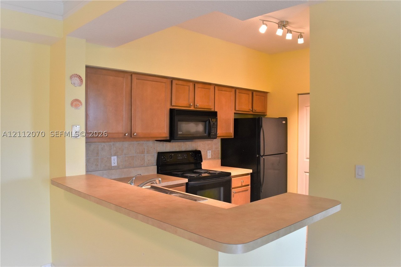 1308 Myrtlewood Cir E #1308 - Photo 5 of 19