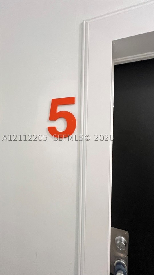 1115 Euclid Ave #5 - Photo 2 of 7