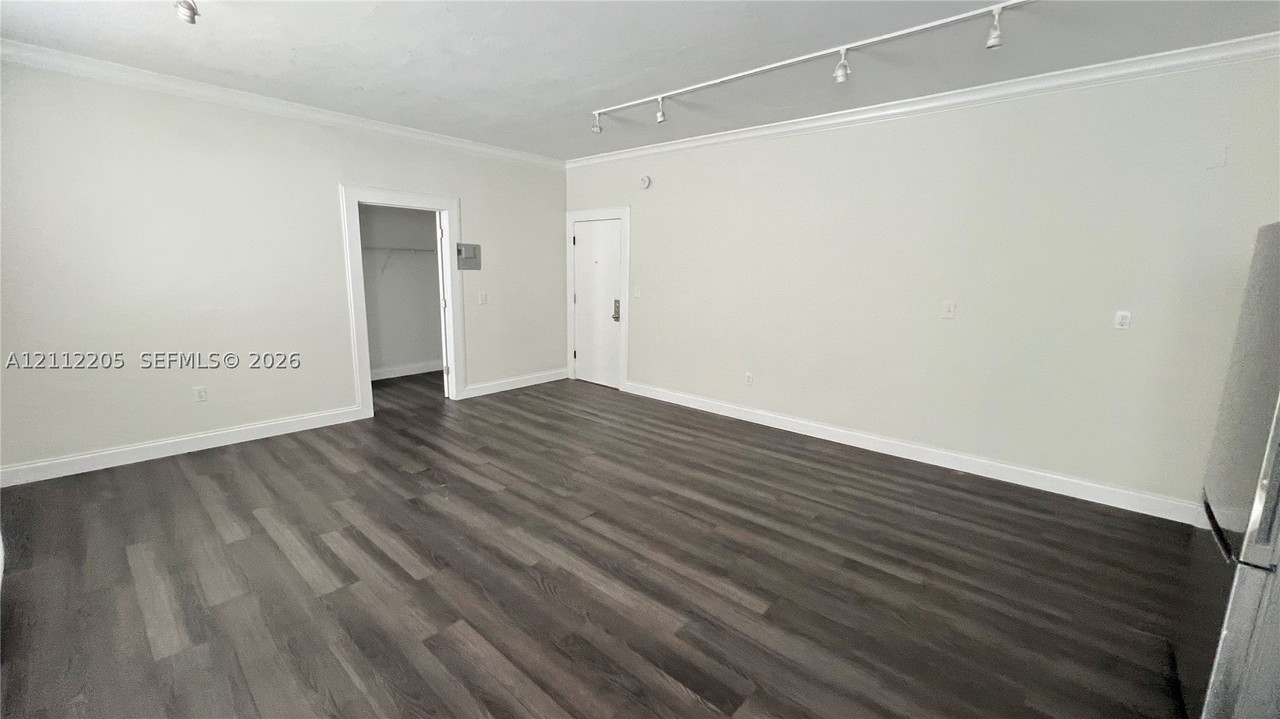 1115 Euclid Ave #5 - Photo 4 of 7