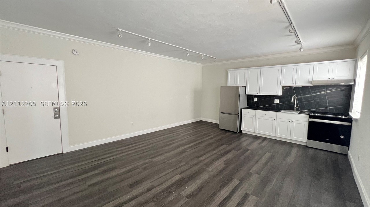 1115 Euclid Ave #5 - Photo 5 of 7