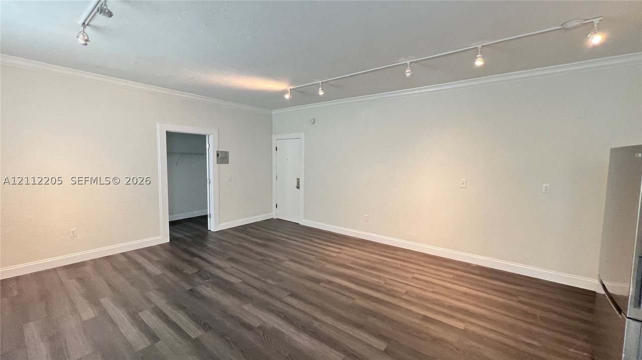 1115 Euclid Ave #5 - Photo 6 of 7