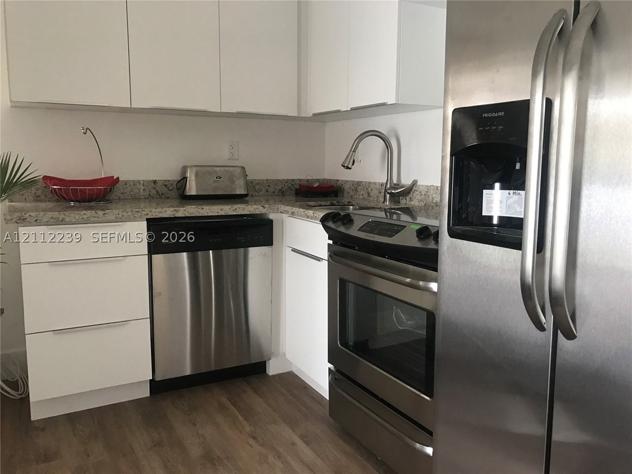 260 Nw 40th St #S - Photo 6 of 12