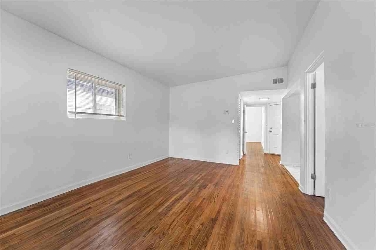 225 S Summerlin Ave - Photo 7 of 24