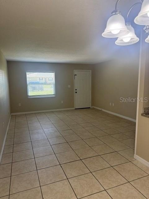 745 N Oak Ave - Photo 3 of 13
