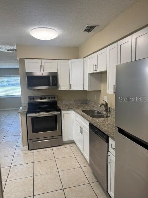 745 N Oak Ave - Photo 4 of 13