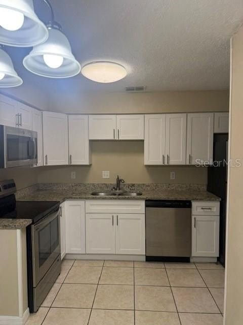 745 N Oak Ave - Photo 5 of 13