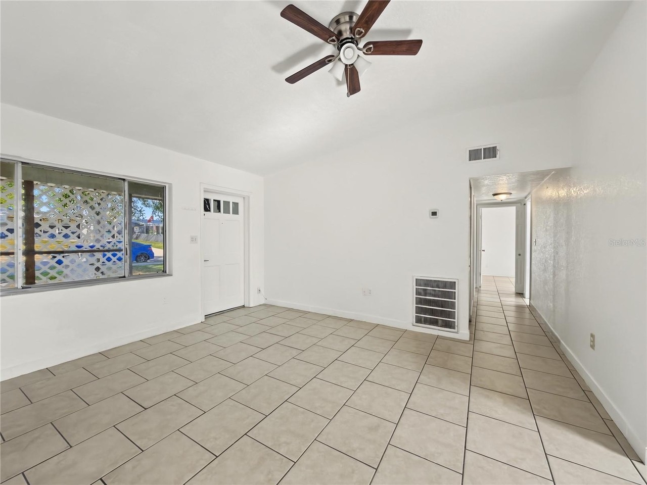 6506 Bywood Rd - Photo 4 of 29