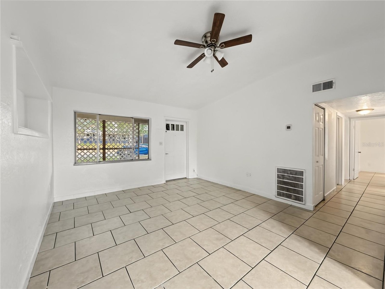 6506 Bywood Rd - Photo 6 of 29